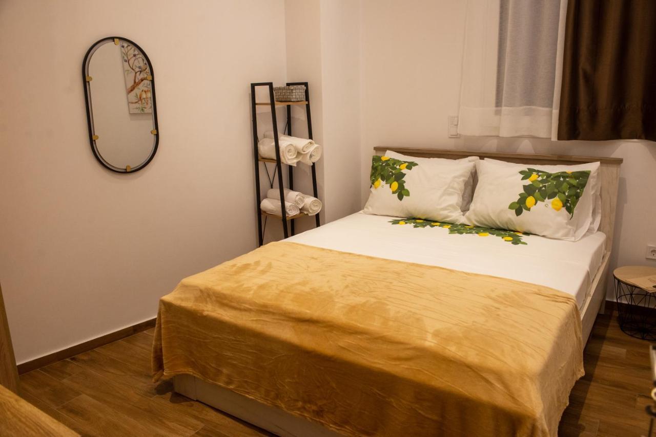 Lemon Garden Stylish Private Apartment Kalamata Exterior photo